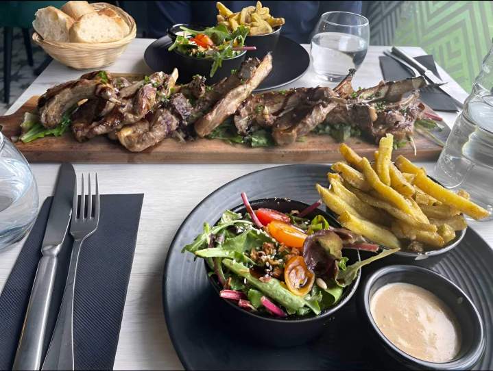 Plats de grillade et salade Sainte-Luce-sur-Loire
